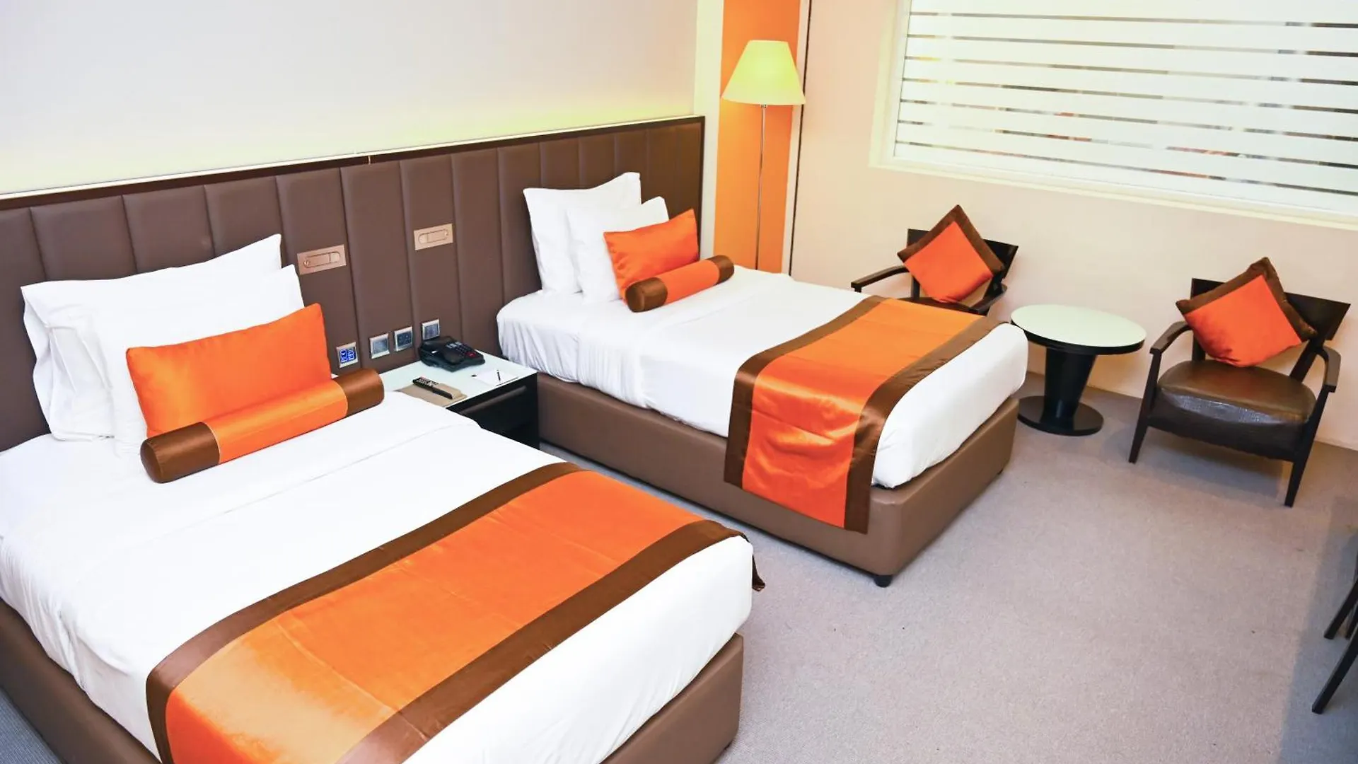 Hues Boutique Hotel Dubai 4*,