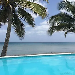 bravo-beach-hotel.comcaribbean.com/