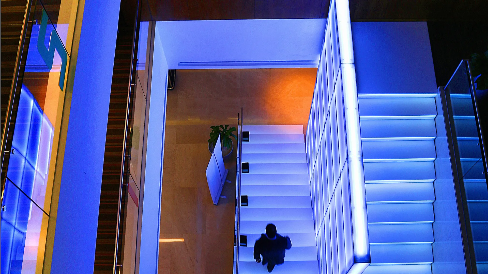 דובאי Hues Boutique Hotel