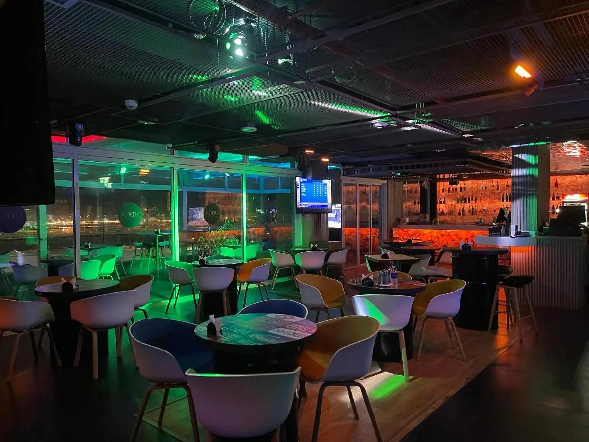 דובאי Hues Boutique Hotel