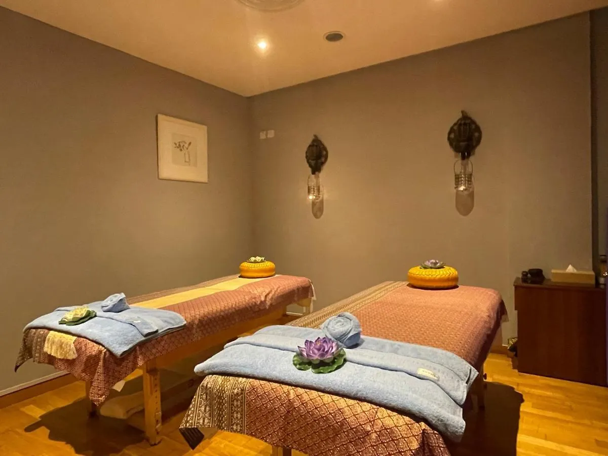 דובאי Hues Boutique Hotel 4*,