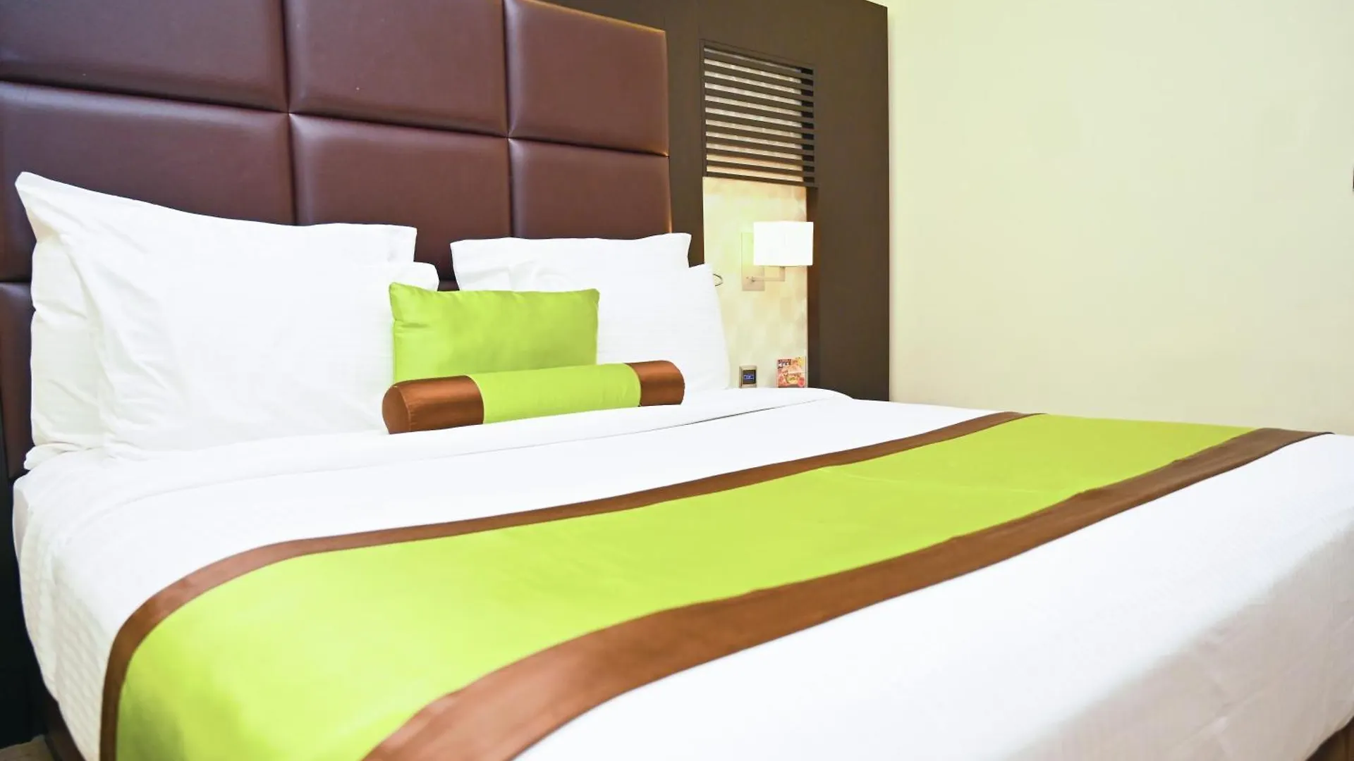 דובאי Hues Boutique Hotel