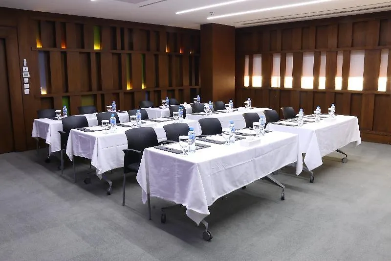 דובאי Hues Boutique Hotel