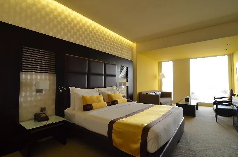 דובאי Hues Boutique Hotel